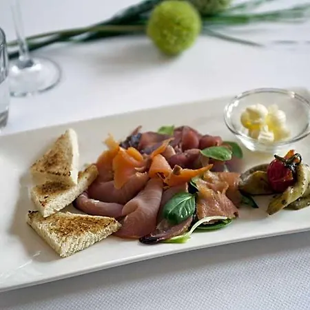 ホテル Ristorante Belvedere コドローイポ